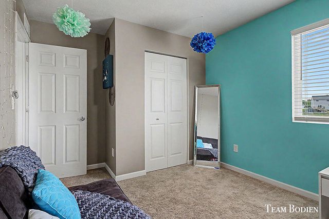 402 Oak Hill Court, Middleville Vlg, MI 49333