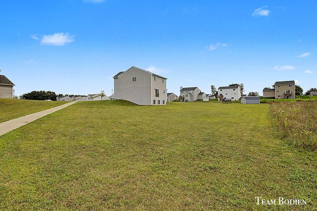 402 Oak Hill Court, Middleville Vlg, MI 49333