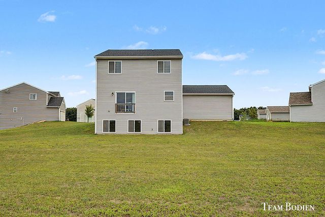 402 Oak Hill Court, Middleville Vlg, MI 49333