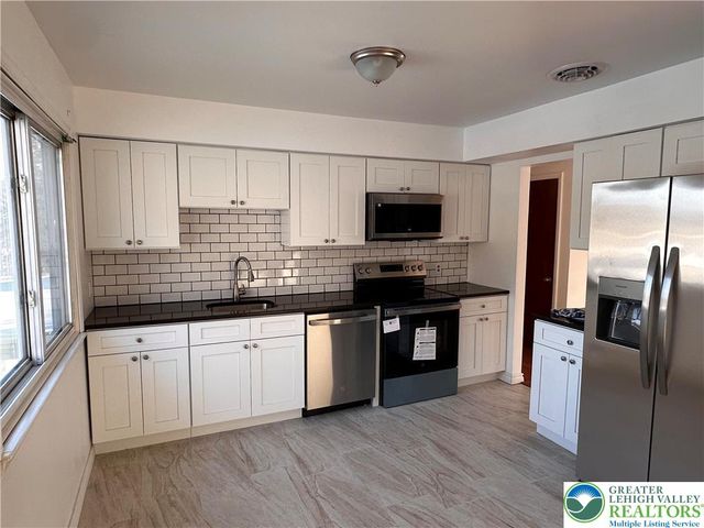 1221 Byfield Street, Allentown City, PA 18103