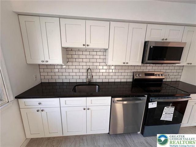 1221 Byfield Street, Allentown City, PA 18103