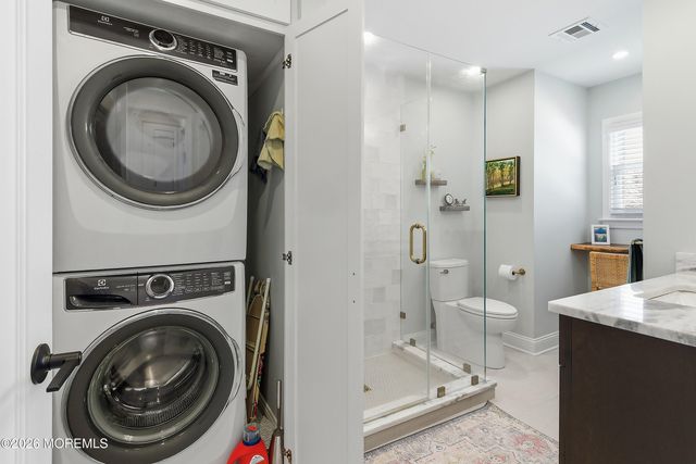 190 8th Street, Belford, NJ 07718