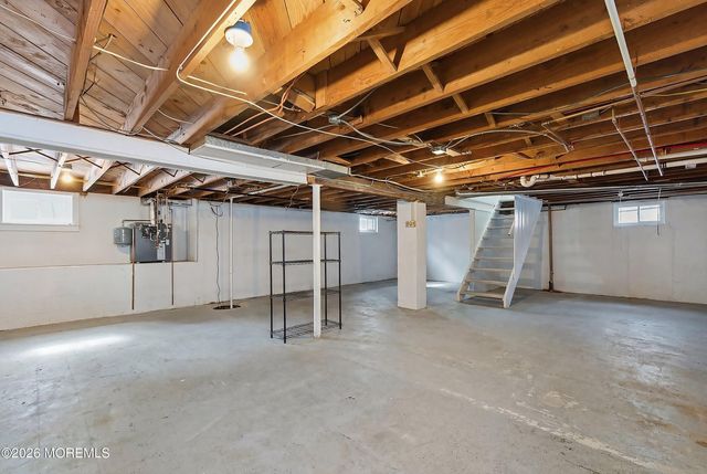 190 8th Street, Belford, NJ 07718