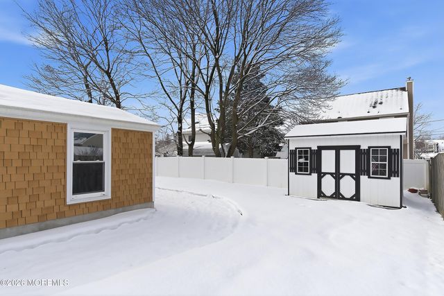 190 8th Street, Belford, NJ 07718