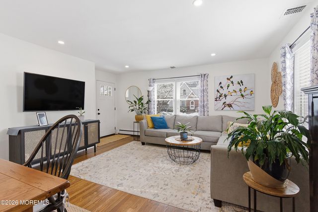 190 8th Street, Belford, NJ 07718