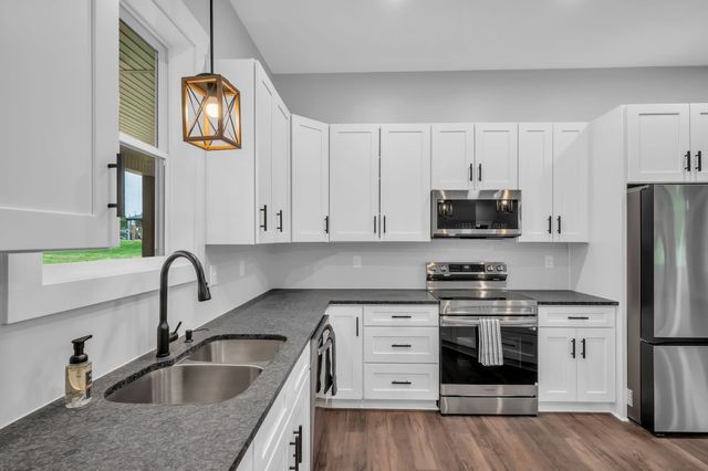 682 E Piney Rd, E, Dickson, TN 37055