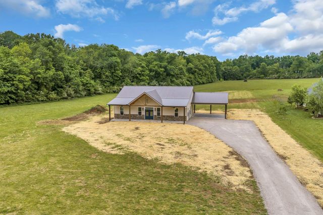 682 E Piney Rd, E, Dickson, TN 37055