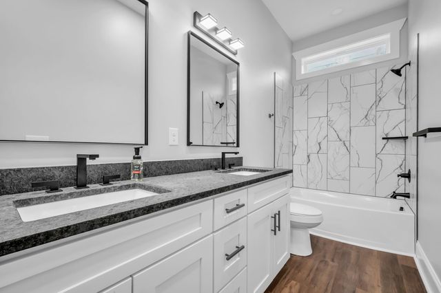 682 E Piney Rd, E, Dickson, TN 37055