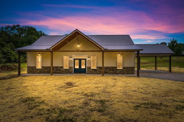 682 E Piney Rd, E, Dickson, TN 37055