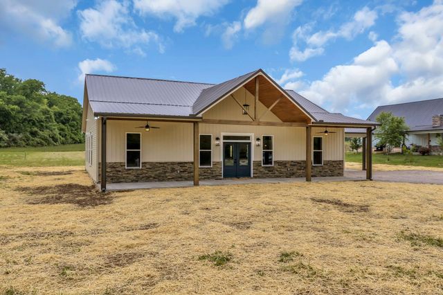682 E Piney Rd, E, Dickson, TN 37055