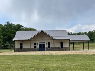 682 E Piney Rd, E, Dickson, TN 37055
