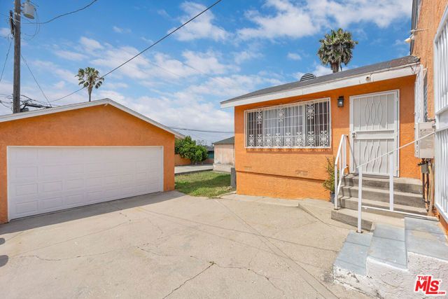 2116 W 107th Street, Los Angeles, CA 90047