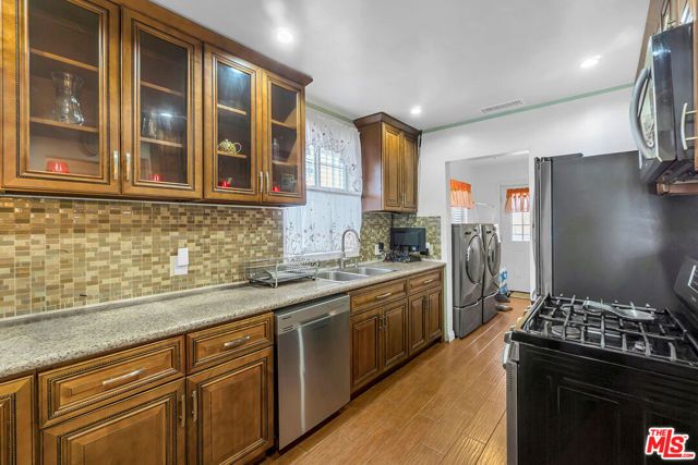 2116 W 107th Street, Los Angeles, CA 90047
