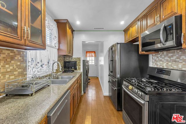 2116 W 107th Street, Los Angeles, CA 90047