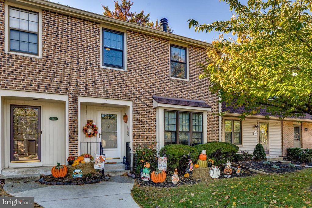 741 KINGS CROFT, Cherry Hill, NJ 08034