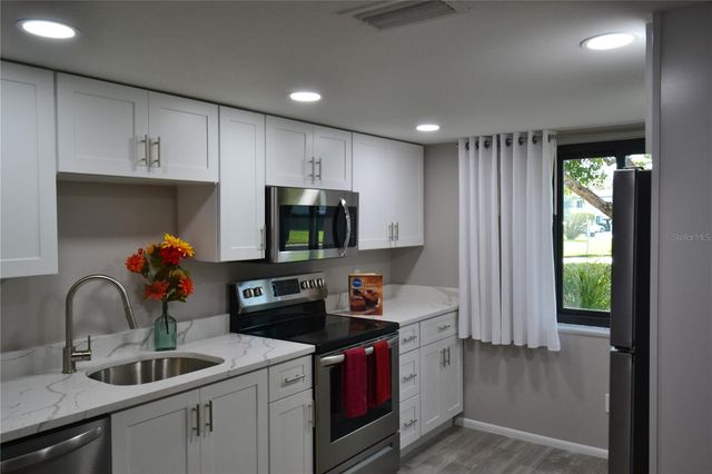 135 W CYPRESS COURT, Oldsmar, FL 34677