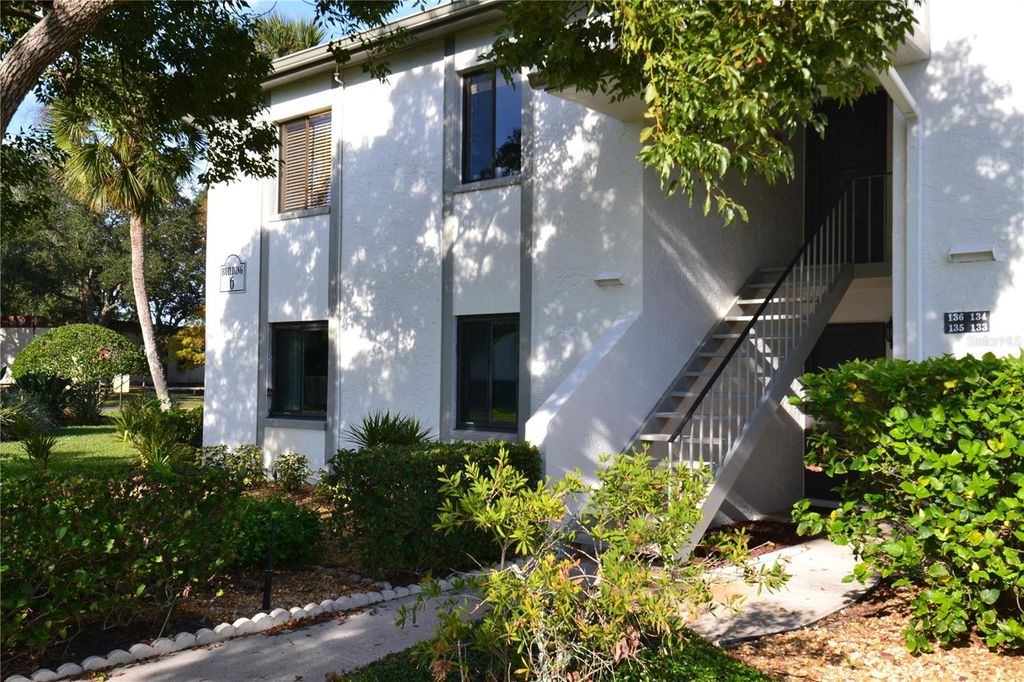 135 W CYPRESS COURT, Oldsmar, FL 34677