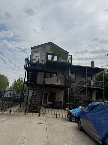 1114 S Albany Avenue 3, Chicago, IL 60612
