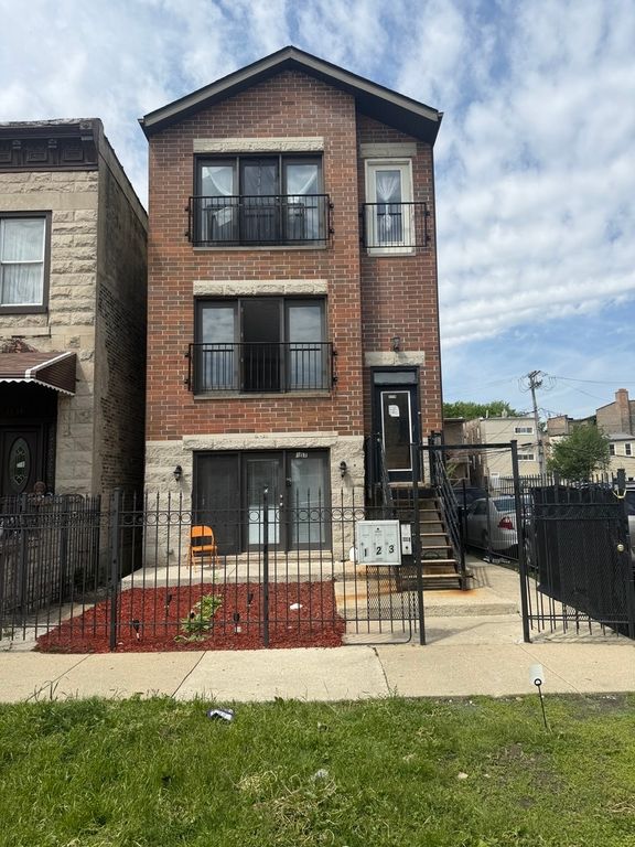 1114 S Albany Avenue 3, Chicago, IL 60612