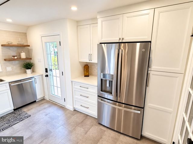 27 ALTHEA LN, Morton, PA 19070
