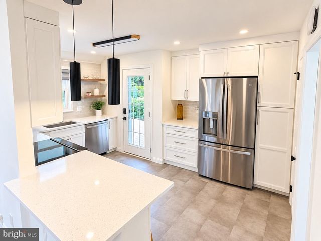 27 ALTHEA LN, Morton, PA 19070