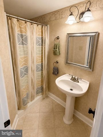 27 ALTHEA LN, Morton, PA 19070