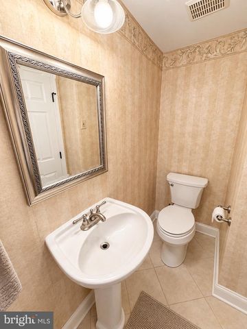 27 ALTHEA LN, Morton, PA 19070