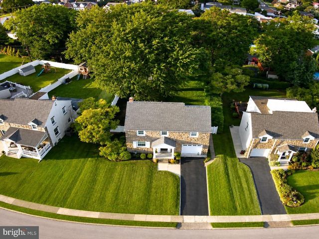 27 ALTHEA LN, Morton, PA 19070
