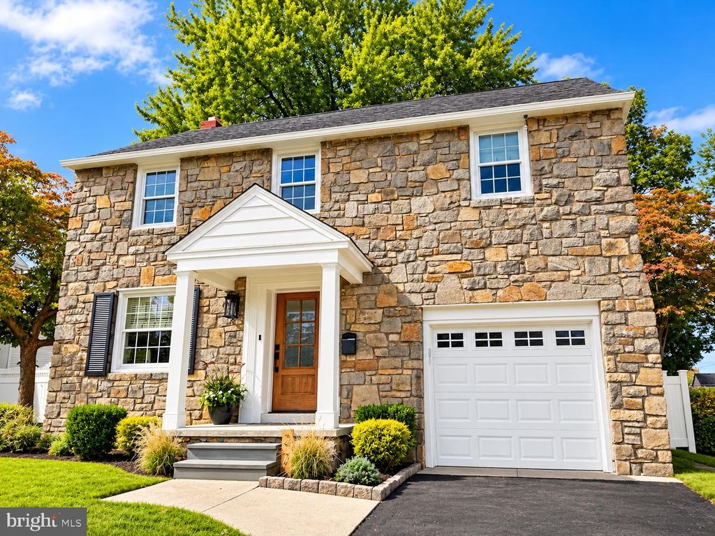 27 ALTHEA LN, Morton, PA 19070