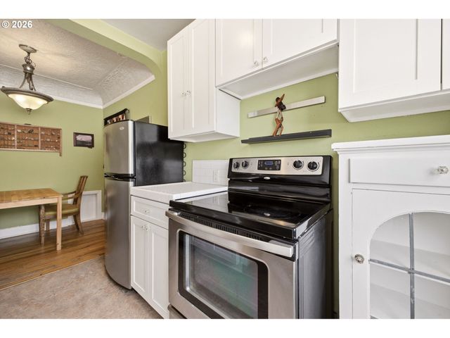 711 Ne RANDALL Ave 301, Portland, OR 97232