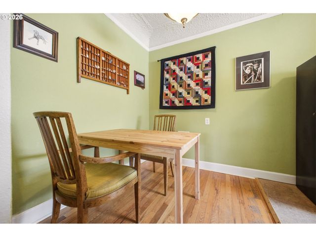 711 Ne RANDALL Ave 301, Portland, OR 97232