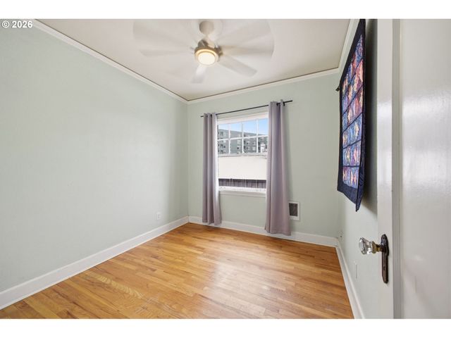 711 Ne RANDALL Ave 301, Portland, OR 97232