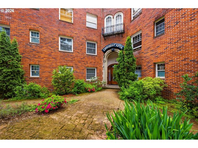 711 Ne RANDALL Ave 301, Portland, OR 97232