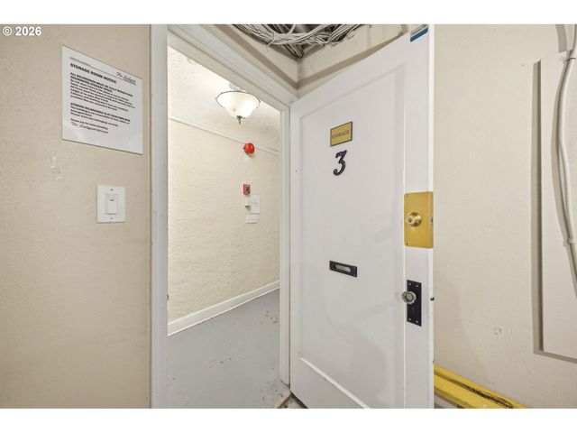 711 Ne RANDALL Ave 301, Portland, OR 97232