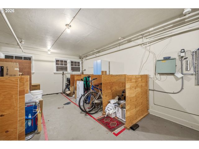 711 Ne RANDALL Ave 301, Portland, OR 97232