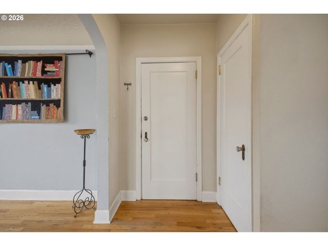 711 Ne RANDALL Ave 301, Portland, OR 97232