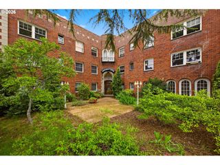 711 Ne RANDALL Ave 301, Portland, OR 97232