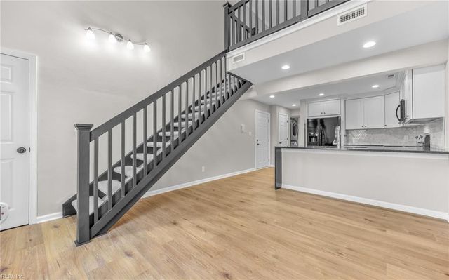 1206 Stockley Gdns Apt 405, Norfolk, VA 23517