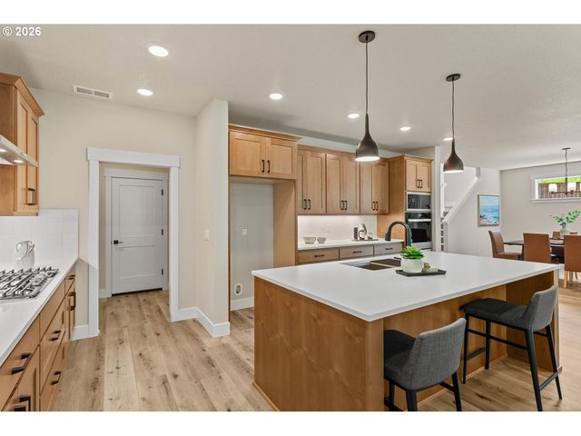 865 Butte Dr, Forest Grove, OR 97116