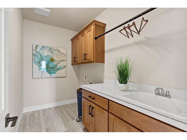 865 Butte Dr, Forest Grove, OR 97116