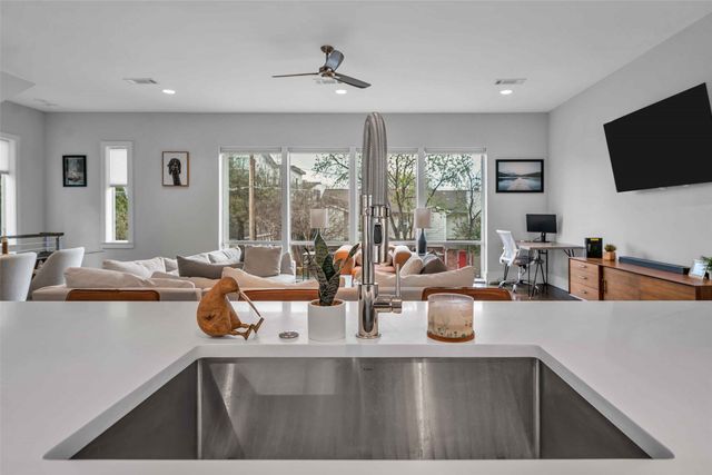 1427 Hubert Street, Dallas, TX 75206