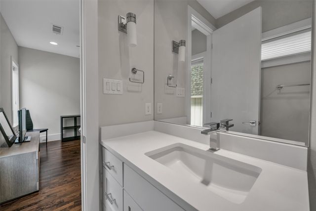 1427 Hubert Street, Dallas, TX 75206