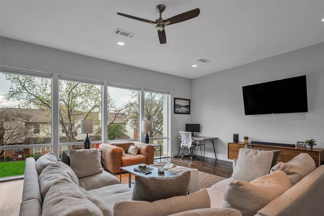 1427 Hubert Street, Dallas, TX 75206