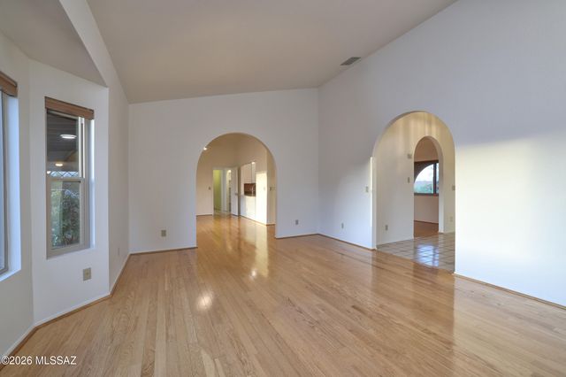 2721 N Tomas Road, Tucson, AZ 85745