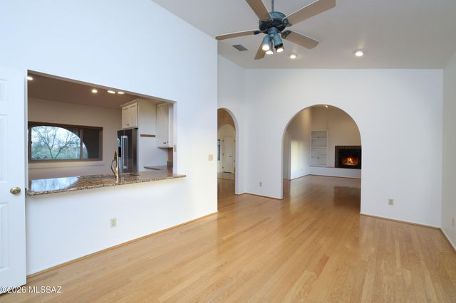 2721 N Tomas Road, Tucson, AZ 85745