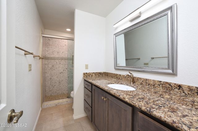 2721 N Tomas Road, Tucson, AZ 85745