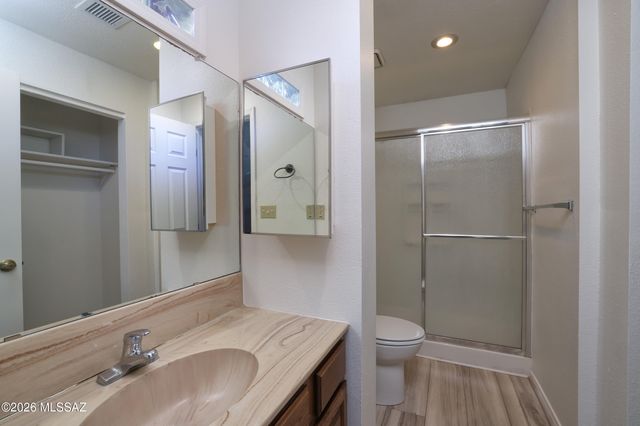 2721 N Tomas Road, Tucson, AZ 85745