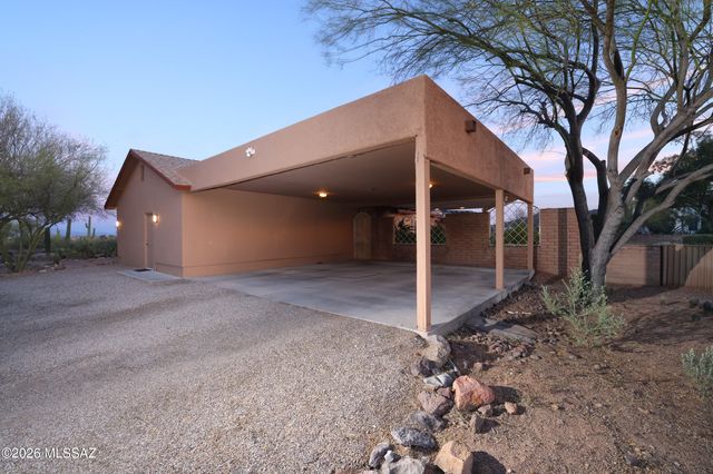 2721 N Tomas Road, Tucson, AZ 85745