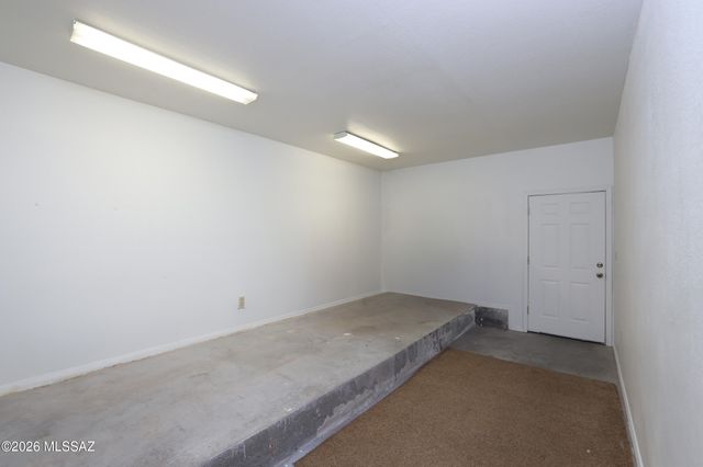 2721 N Tomas Road, Tucson, AZ 85745