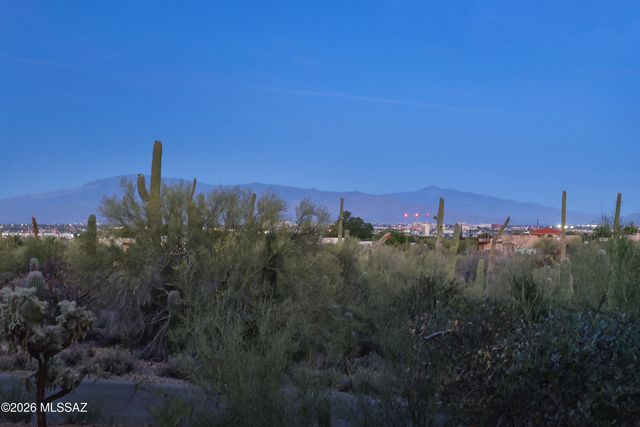 2721 N Tomas Road, Tucson, AZ 85745